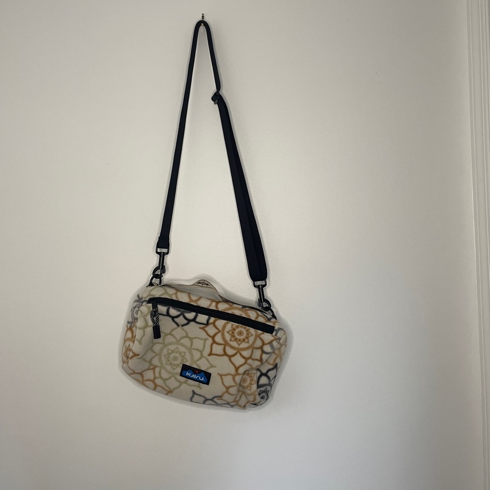 Kavu Cross Body Barrel Bag